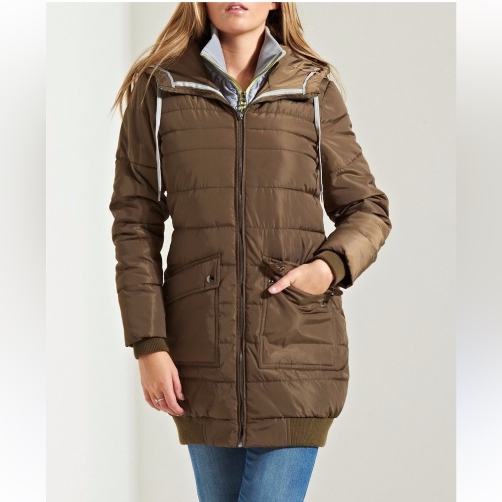Women's olive green Quilted double layered Jacket SZ 6